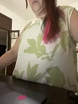 Snapshot of Popinasq chatting on February 20, 2026, 3:47 am Popinasq online show from February 20, 2026, 3:47 am