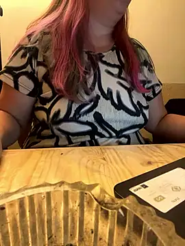 Snapshot of Popinasq chatting on January 11, 2026, 12:39 am Popinasq online show from January 11, 2026, 12:39 am