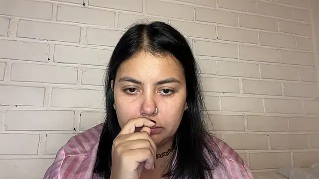 LisaTuspia online show from October 28, 2025, 7:40 am