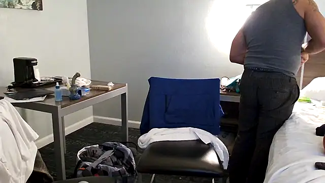 Snapshot of EatMyCake831 chatting on February 9, 2025, 6:43 am EatMyCake831 online show from February 9, 2025, 6:43 am