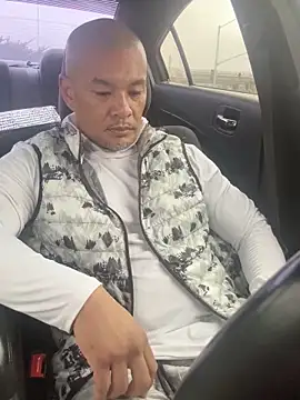 Snapshot of EatMyCake831 chatting on October 30, 2025, 8:17 pm EatMyCake831 online show from October 30, 2025, 8:17 pm