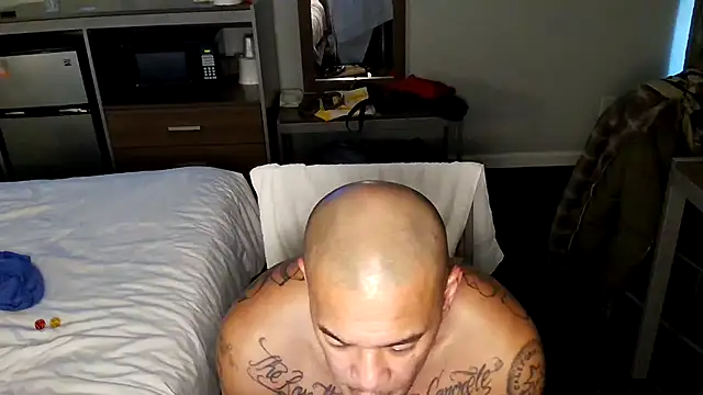 Snapshot of EatMyCake831 chatting on February 12, 2025, 3:38 pm EatMyCake831 online show from February 12, 2025, 3:38 pm