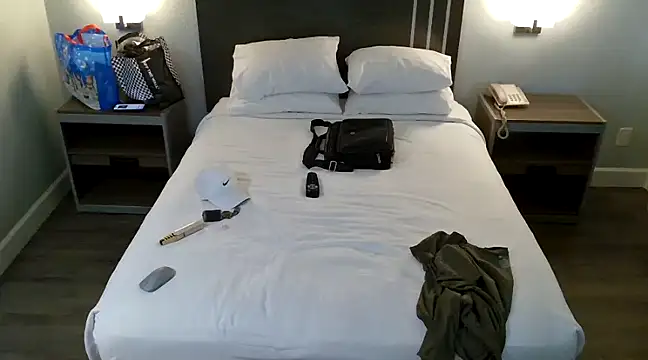 Snapshot of EatMyCake831 chatting on January 9, 2025, 7:40 pm EatMyCake831 online show from January 9, 2025, 7:40 pm