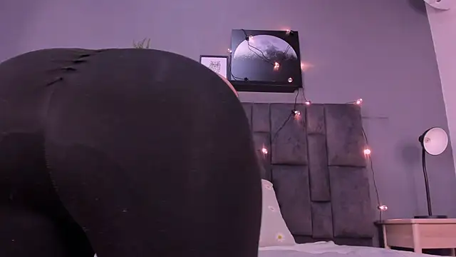 DulceAurora   online show from November 12, 2025, 2:37 am