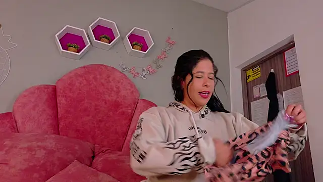 DulceAurora   online show from September 9, 2025, 12:10 am