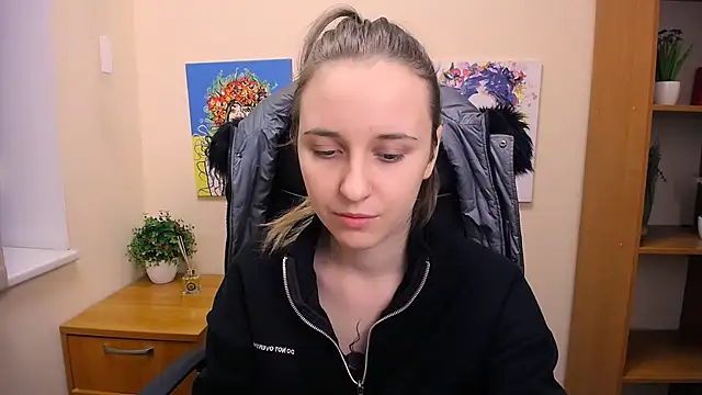 Snapshot of _Nicole_new chatting on February 24, 2025, 12:37 pm Nicole new online show from February 24, 2025, 12:37 pm