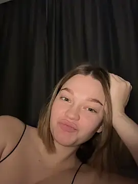 Snapshot of DanaLoved chatting on December 14, 2025, 7:52 pm DanaLoved online show from December 14, 2025, 7:52 pm