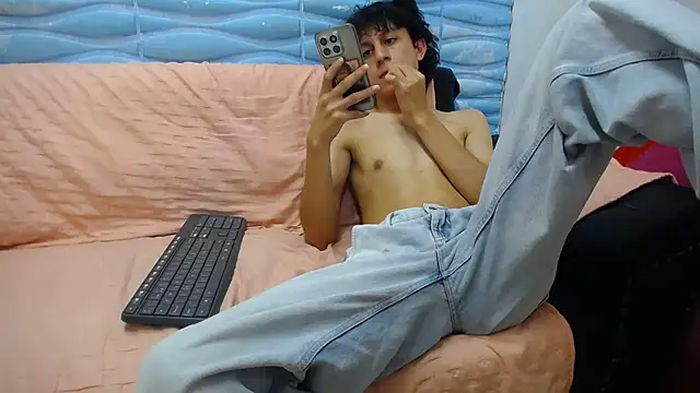 Snapshot of Felipe_Browns chatting on February 11, 2025, 4:35 pm Felipe Browns online show from February 11, 2025, 4:35 pm
