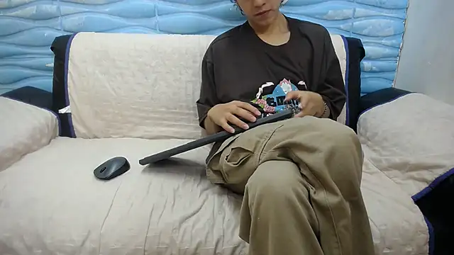 Snapshot of Felipe_Browns chatting on February 26, 2025, 1:32 pm Felipe Browns online show from February 26, 2025, 1:32 pm