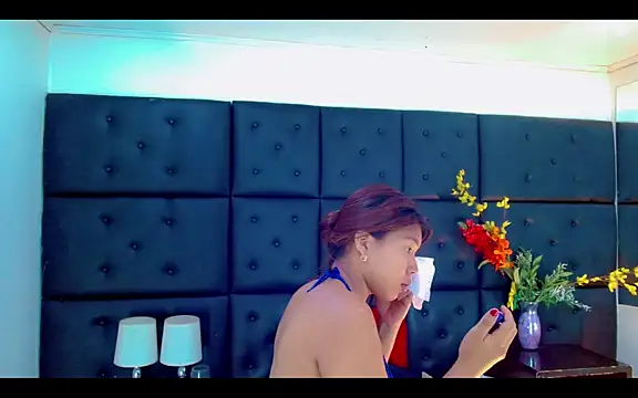 Isalombardi online show from April 3, 2026, 2:29 am