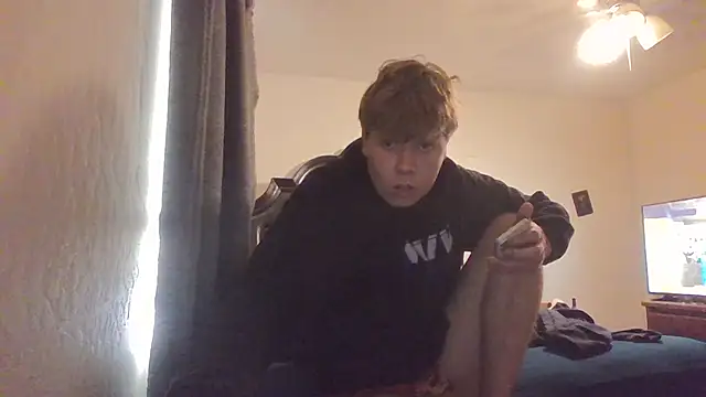 subslutroyalz online show from July 24, 2026, 4:47 pm