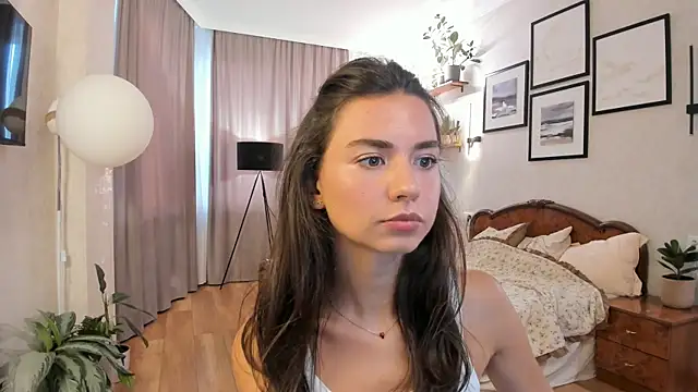 NicoleLuv online show from July 29, 2026, 5:23 pm