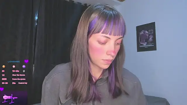 Snapshot of MiaGoth_ chatting on October 9, 2025, 4:57 am MiaGoth  online show from October 9, 2025, 4:57 am