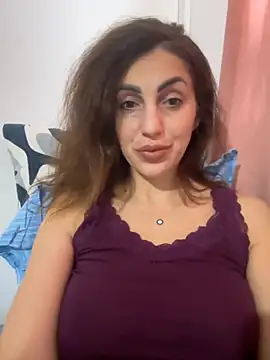 EmaSkyes online show from November 21, 2025, 7:29 am