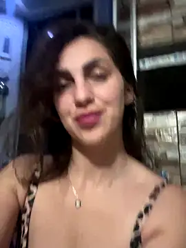 EmaSkyes online show from November 1, 2025, 8:25 pm