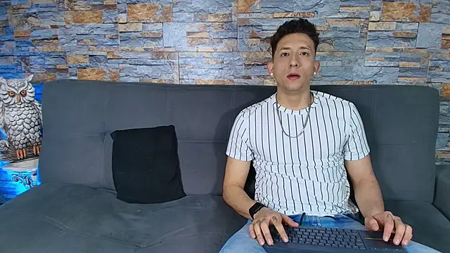 Maykol Victoriasr online show from November 18, 2025, 6:50 am