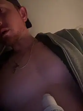 bigred0808 online show from April 7, 2026, 7:43 am