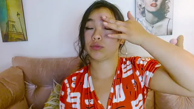 hinataleecs online show from February 8, 2025, 9:03 am