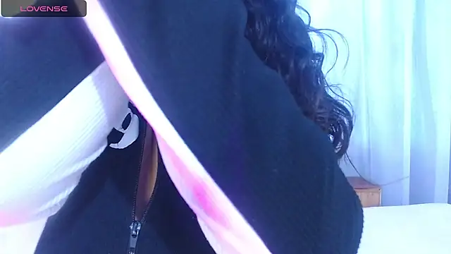 hinataleecs online show from September 20, 2025, 6:57 pm