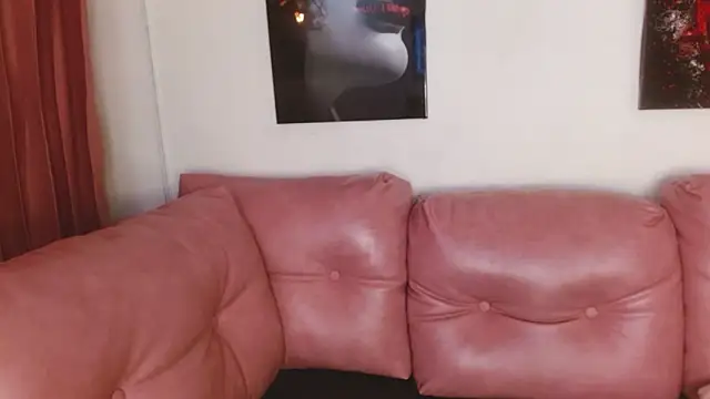 hinataleecs online show from October 7, 2025, 9:38 pm