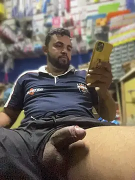 Sheik z o online show from April 8, 2026, 2:18 pm