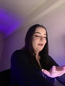 EmaSky online show from November 2, 2025, 6:24 pm