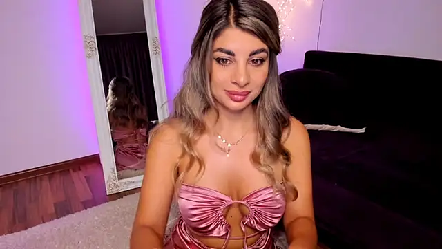Snapshot of Queenofyouredreams chatting on June 20, 2026, 11:54 pm Queenofyouredreams online show from June 20, 2026, 11:54 pm