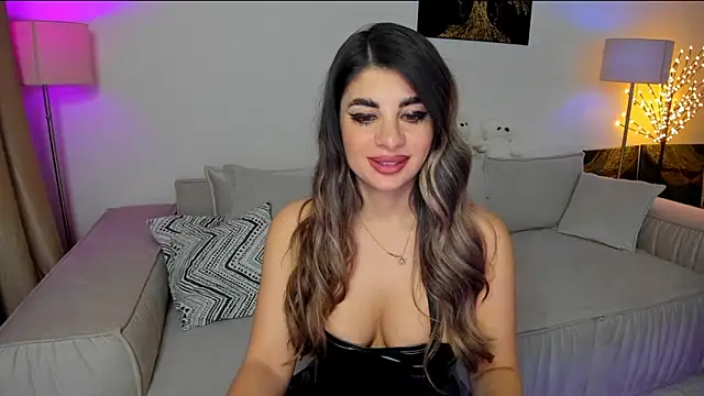 Snapshot of Queenofyouredreams chatting on March 6, 2025, 1:58 am Queenofyouredreams online show from March 6, 2025, 1:58 am