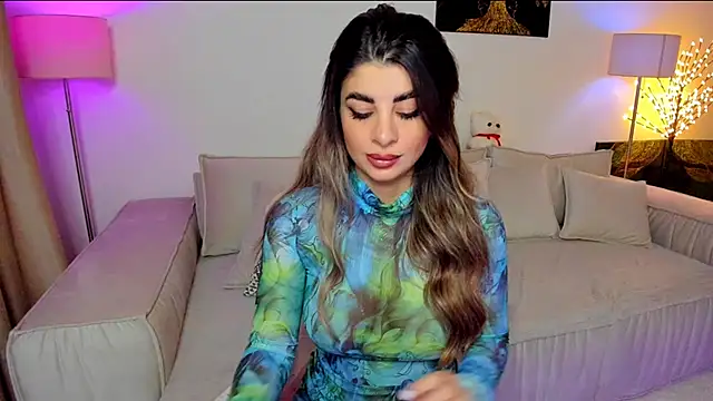 Snapshot of Queenofyouredreams chatting on January 29, 2025, 1:37 am Queenofyouredreams online show from January 29, 2025, 1:37 am