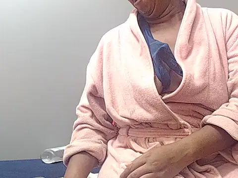 BootyCurvy01 online show from March 18, 2025, 4:28 pm