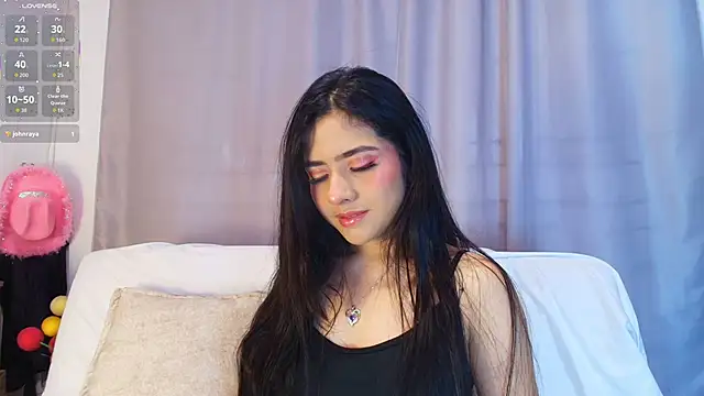 adara johnson   online show from December 3, 2025, 11:53 am