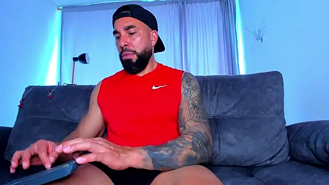 roman muscle online show from March 3, 2026, 9:11 pm