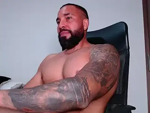 Snapshot of roman_muscle chatting on March 18, 2025, 5:12 am roman muscle online show from March 18, 2025, 5:12 am