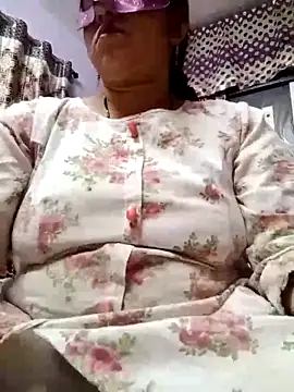 Snapshot of jiyahot1432 chatting on February 15, 2025, 9:16 am jiyahot1432 online show from February 15, 2025, 9:16 am