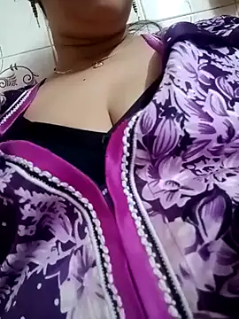 Snapshot of jiyahot1432 chatting on December 18, 2024, 10:08 am jiyahot1432 online show from December 18, 2024, 10:08 am