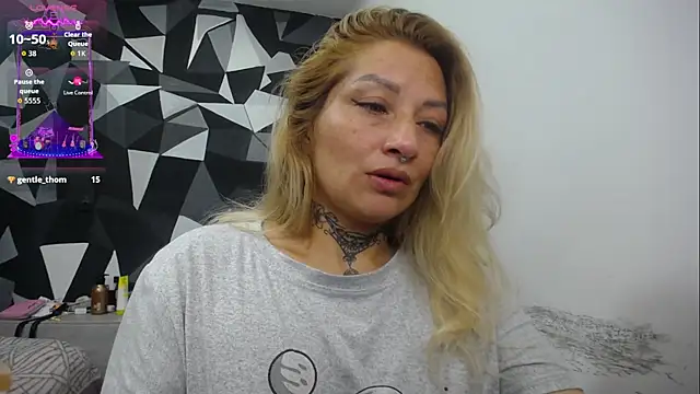 FENIX LUXURY online show from November 9, 2025, 11:42 pm