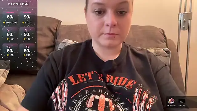 NaughtyWifeUK online show from October 9, 2025, 8:59 am