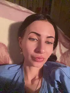 Starry Siren online show from April 15, 2026, 3:49 pm