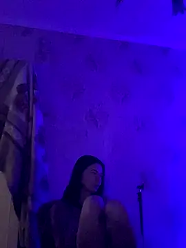 Starry Siren online show from November 12, 2025, 5:06 pm