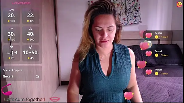 ParisW online show from October 27, 2025, 3:57 pm