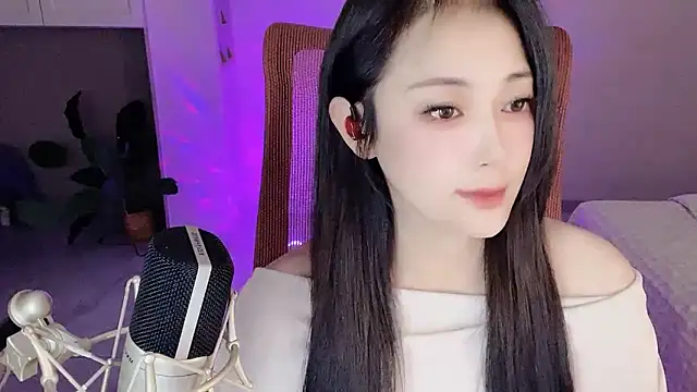 Snapshot of Daisy-77 chatting on November 20, 2025, 5:13 pm Daisy-77 online show from November 20, 2025, 5:13 pm