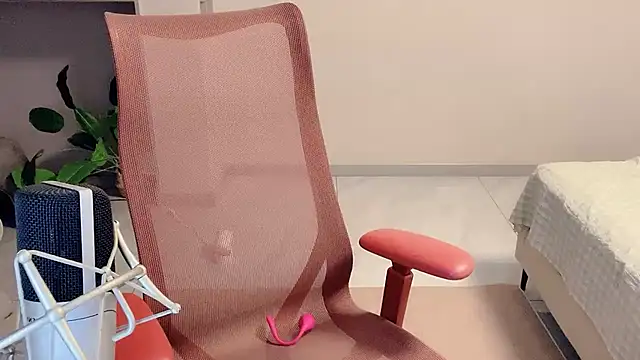 Snapshot of Daisy-77 chatting on December 17, 2025, 10:26 pm Daisy-77 online show from December 17, 2025, 10:26 pm