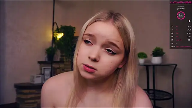 ZaraCreedon online show from March 10, 2025, 4:28 am