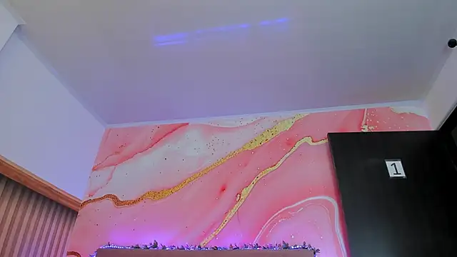 Daisy  rose online show from February 25, 2025, 11:21 am