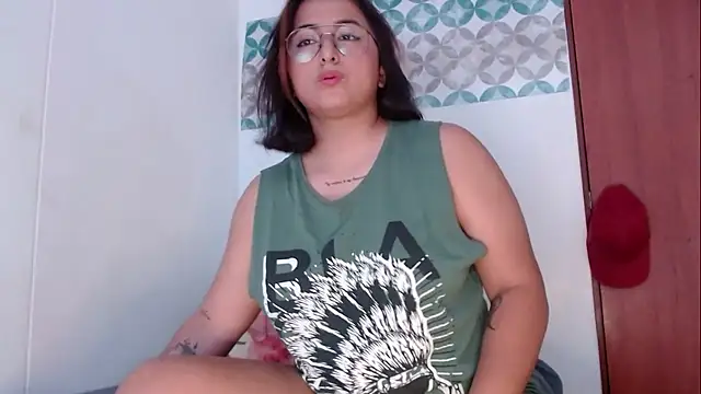 Aria smith01 online show from November 30, 2025, 2:18 pm