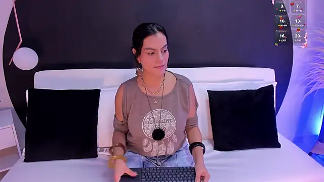 Ada Monroe10 online show from April 30, 2026, 1:40 pm