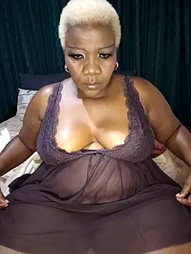 dirasweetlipsxx online show from April 8, 2026, 8:21 pm