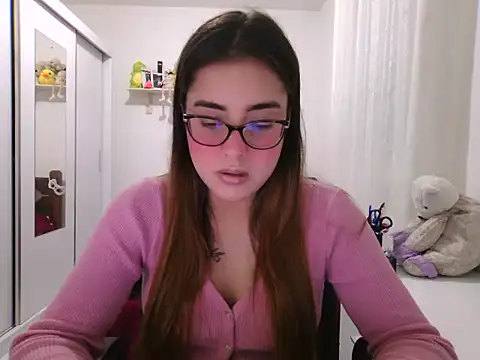 maliamiller online show from June 22, 2026, 9:01 pm