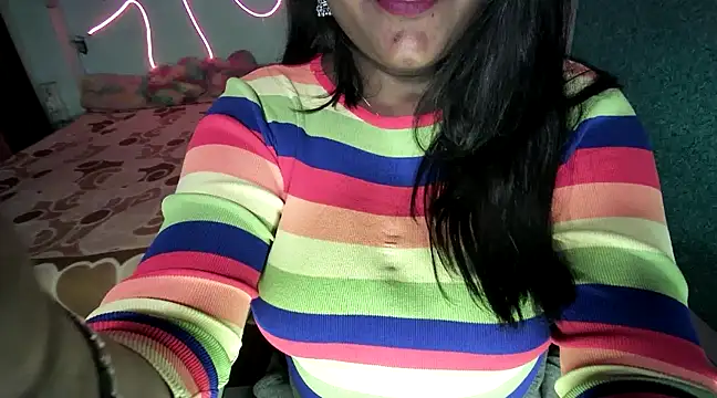 expression queen online show from February 18, 2025, 6:04 pm