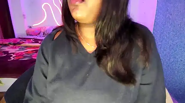 expression queen online show from December 16, 2024, 6:05 pm